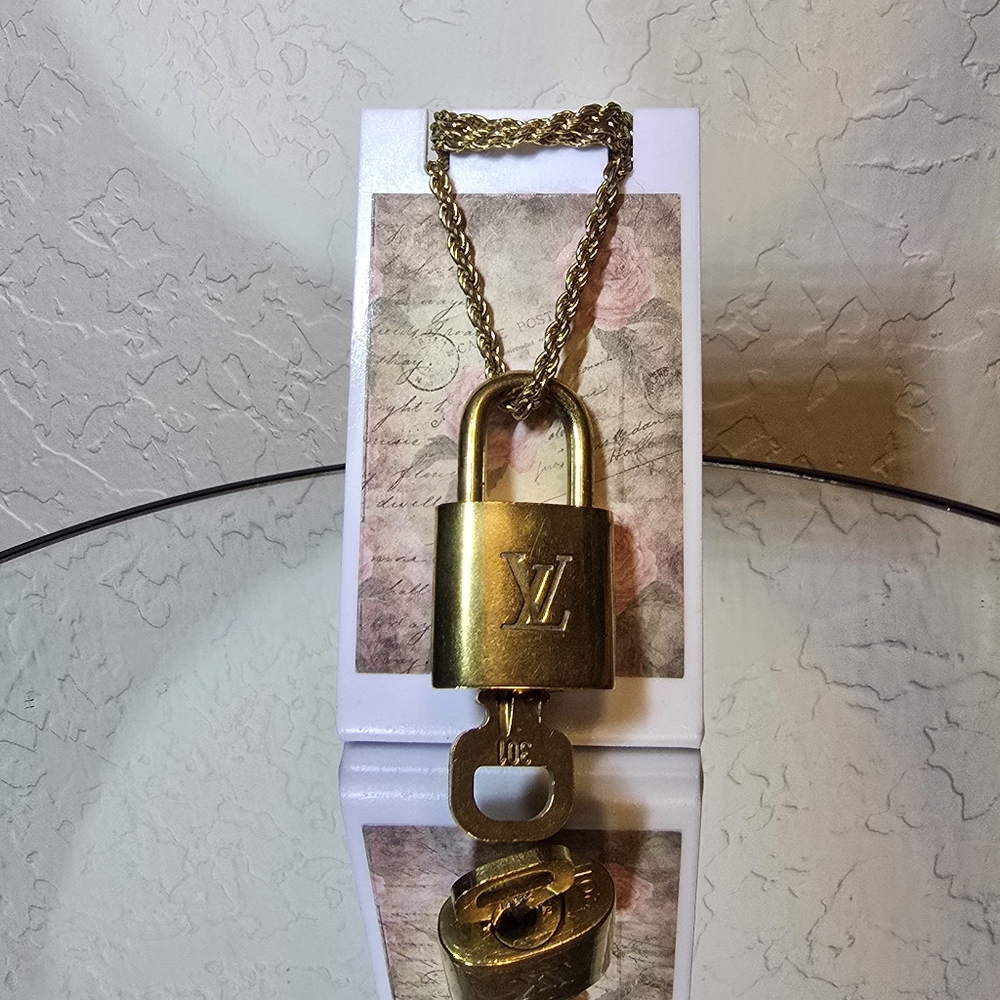 Louis Vuitton Golden Lock #301 On Non LV Golden Chain